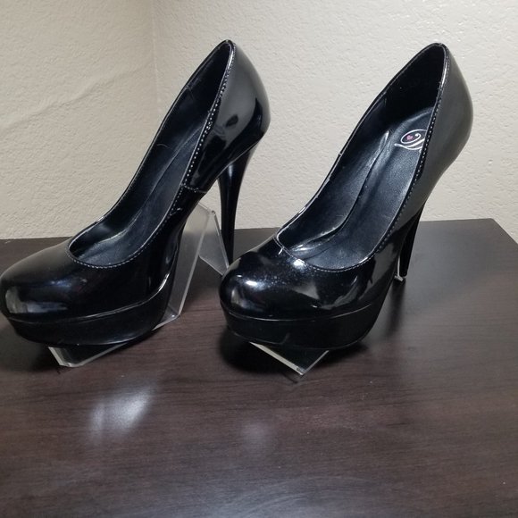 D's 7M-Women High Heel Stilettos Patent Leather Heels  needs a new home - Picture 6 of 7